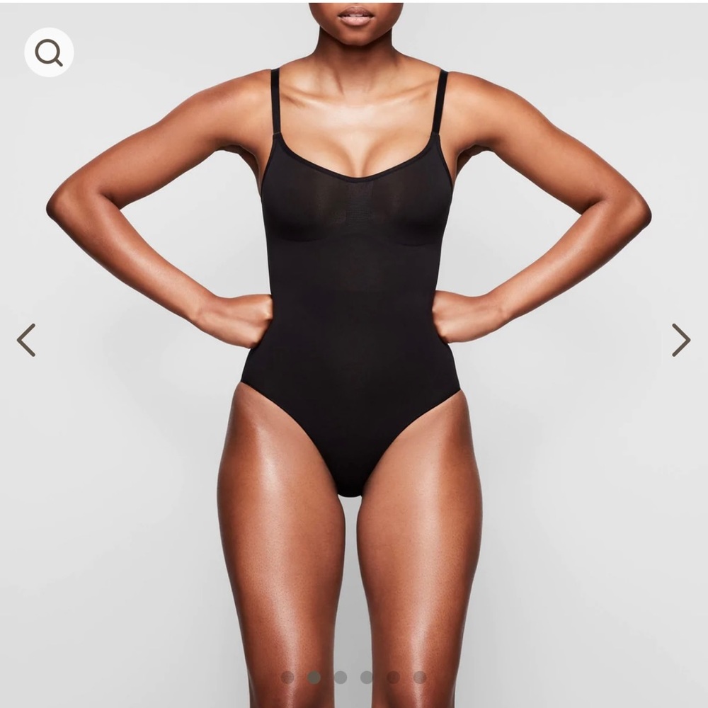 SKIMS Sculpted body suit with snaps | size S/M